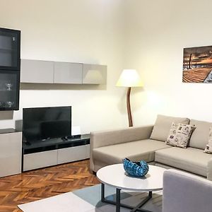 Budapest Kingdom Apartment Central & Car Parking On-Site & Aircon & Quiet & Family Friendly
